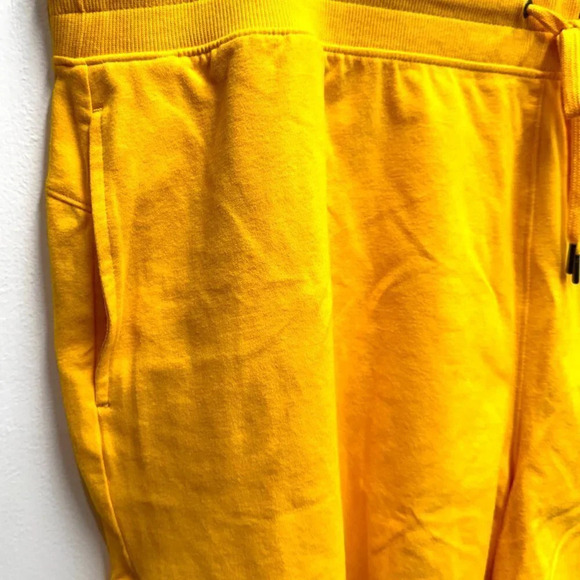 NWT TEK GEAR Women Mid Rise Drawstring Pockets Workout Yellow Shorts Plus Sz 2X - Picture 4 of 7